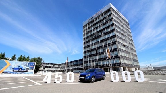 Lada Vesta slaví. Na svém kontě má už 450.000 vyrobených kusů
