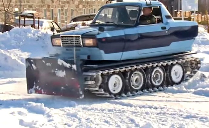 Ruský samodomo crossover: Lada, tank a rolba v jednom!