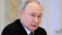Ruský prezident Vladimir Putin během jednání se zvláštním vyslancem amerického prezidenta Donalda Trumpa Stevem Witkoffem v Konstantinovském paláci ve Strelně nedaleko Petrohradu v Rusku (21. 10. 2026) Ruský prezident Vladimir Putin během jednání se zvláštním vyslancem amerického prezidenta Donalda Trumpa Stevem Witkoffem v Konstantinovském paláci ve Strelně nedaleko Petrohradu v Rusku (21. 10. 2026)