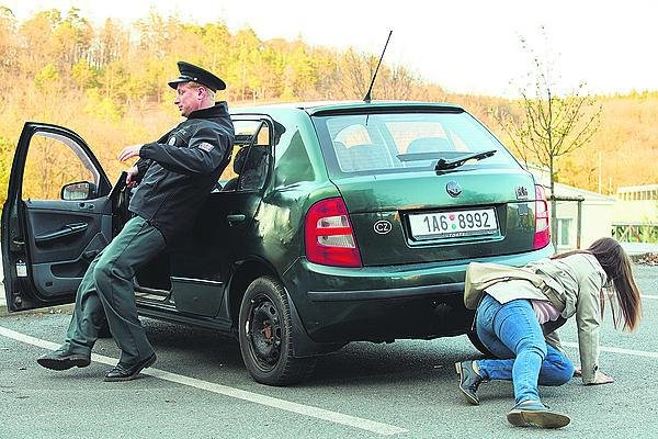 Tentokrát místo fotbalového dresu vyfasoval policejní stejnokroj.