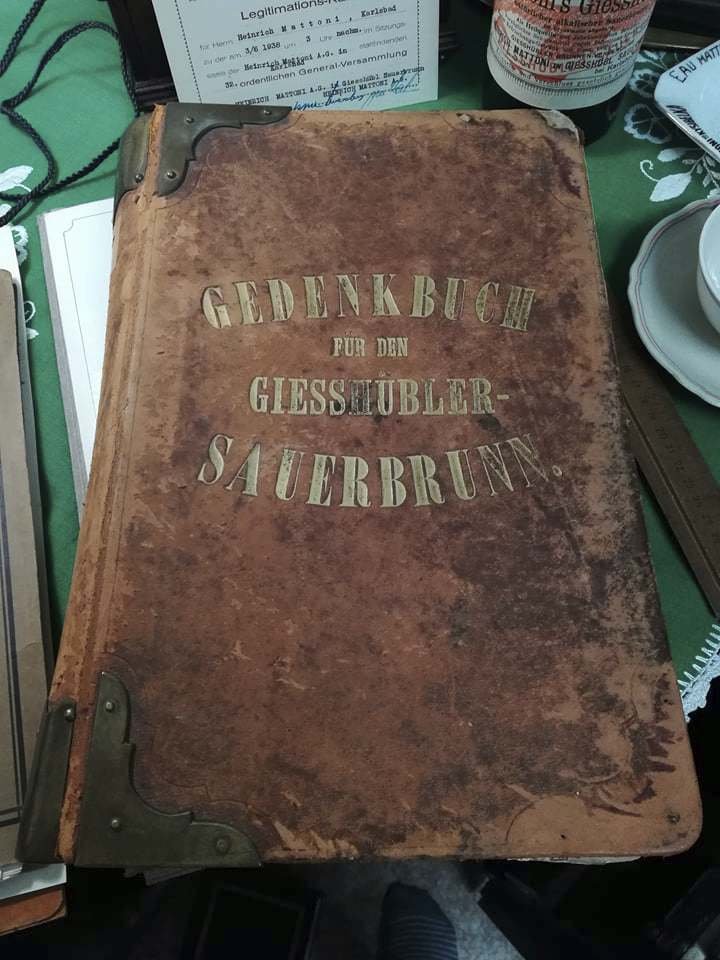 Návštěvní kniha Kyselky z roku 1840.