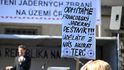Vrabel v sobotu pořádal demonstraci proti jaderným zbraním a aktuálnímu stavu ČR. Vrabel v sobotu pořádal demonstraci proti jaderným zbraním a aktuálnímu stavu ČR.