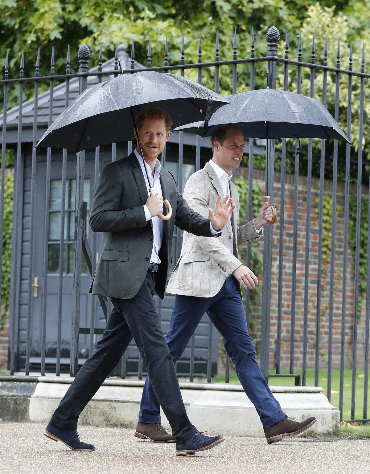 William a Harry se se smrtí maminky stále nesrovnali.