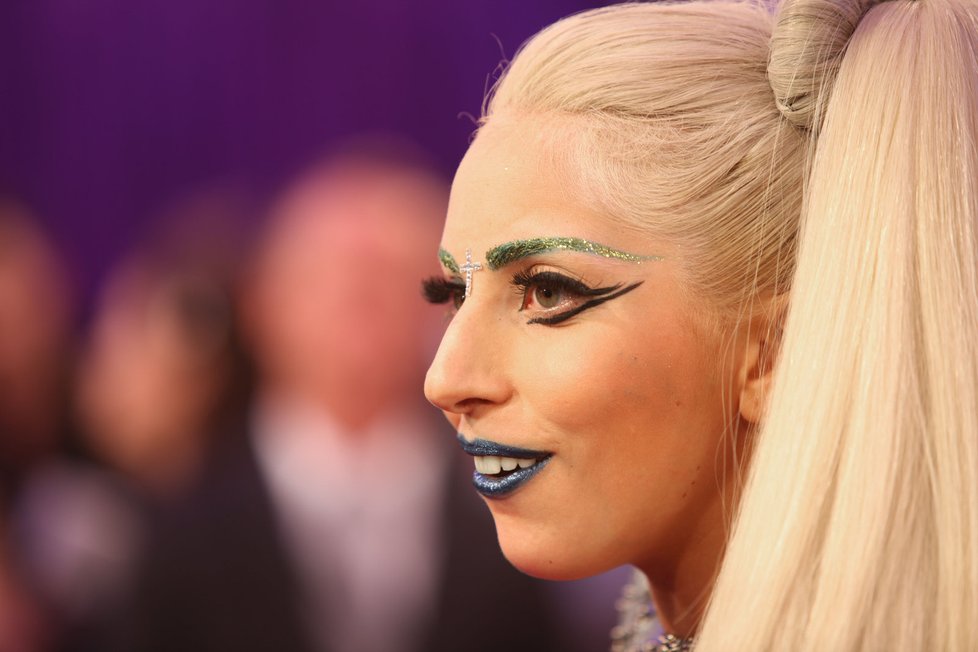 Excentrický make up a Lady Gaga k sobě pasují jak dvojice z pexesa