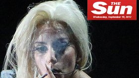 Lady Gaga si na koncertě v Amsterdamu zapálila jointa přímo na pódiu