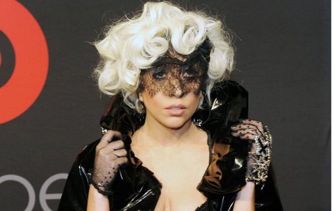 Otrokářka Lady GaGa