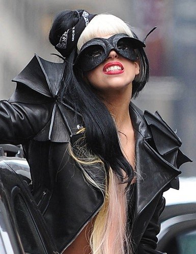Lady Gaga alias Batgirl se dostavila na show Davida Lettermana