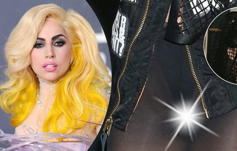 Maskovaná Lady Gaga dělala zmatky, mezi nohy se jí zařízly gaťky!