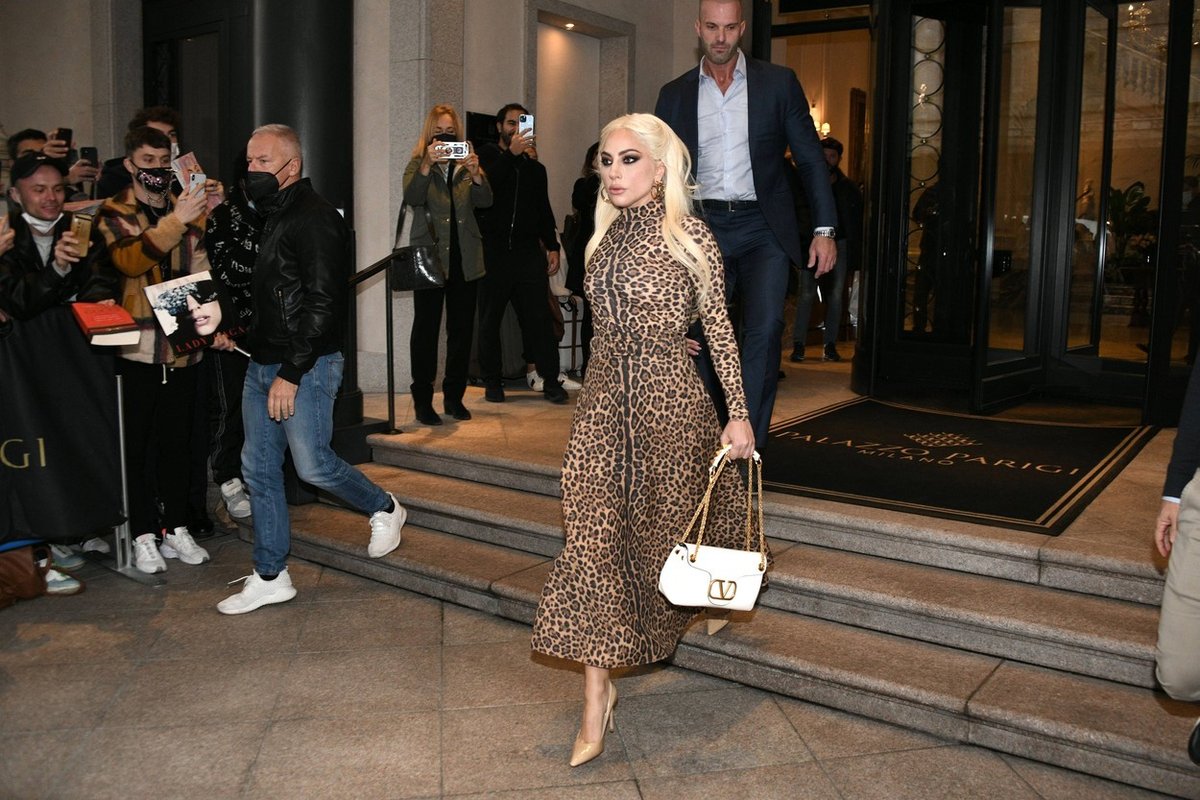 Lady Gaga je hvězdou filmového počinu House of Gucci. 