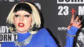 Lady Gaga: Nejtrapnější celebrita přelepila bradavky