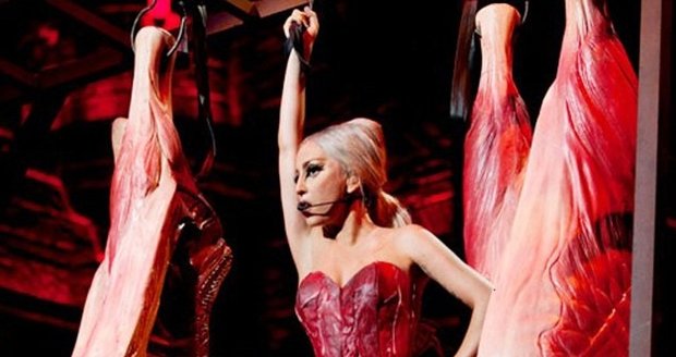 Lady Gaga letos na koncertě v Tokiu