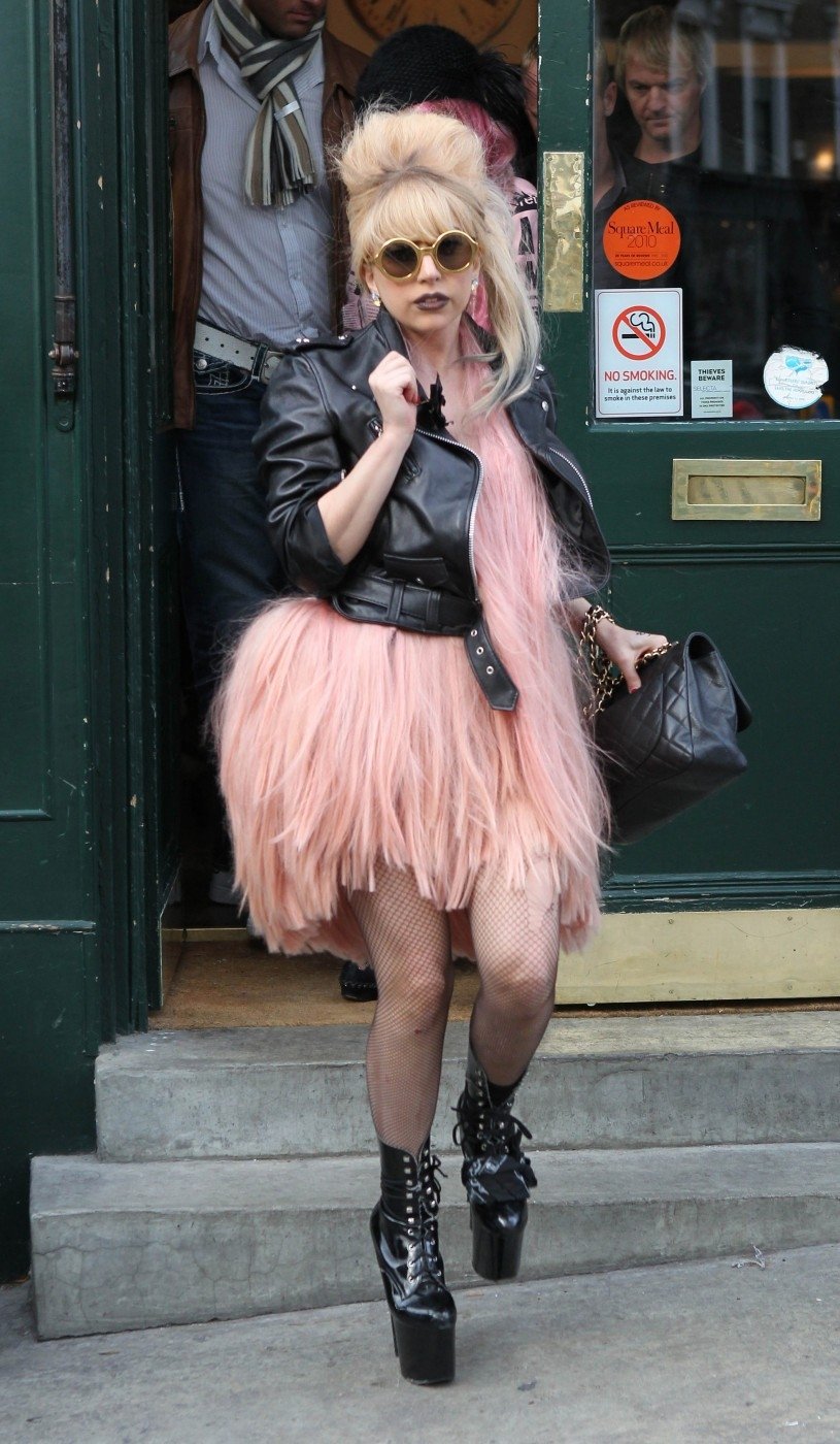 Lady Gaga v Londýně jako roztomilá skoro baletka