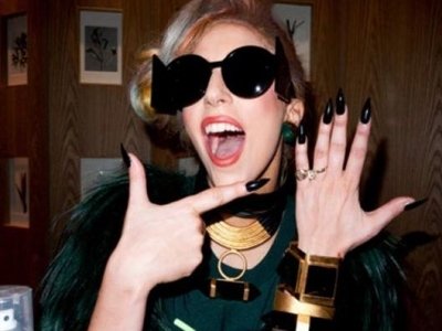 Lady Gaga na Instagramu ukázala zásnubní prsten