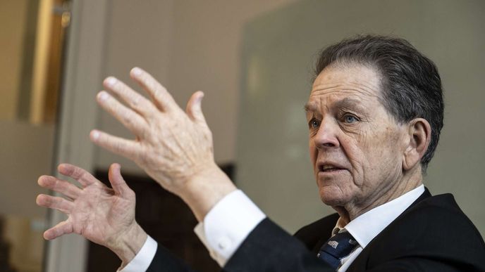 „Vysoká mezní sazba je nejlepší způsob, jak zaručit, že chudý člověk nikdy nebude bohatý,“ říká Laffer. „Vysoká mezní sazba je nejlepší způsob, jak zaručit, že chudý člověk nikdy nebude bohatý,“ říká Laffer.