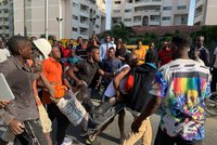 Ve čtvrti bohatých se zřítil rozestavěný mrakodrap: Nejméně 4 mrtví v Lagosu, obětí bude více
