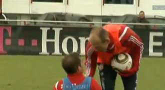 Spor v Bayernu: Robben chytil Lahma pod krkem