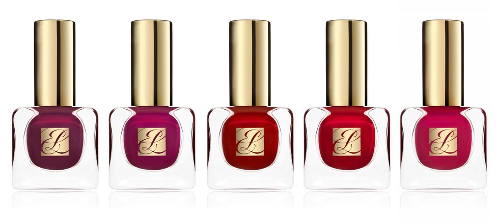 Červená řady luxusních laků Estée Lauder, 620 Kč