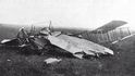 Blériot v počátcích kariéry rozbil dvanáct letadel. Na snímku havárie z roku 1908.
