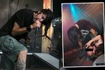 V Praze zatkli frontmana metalové kapely Lamb of God. Před dvěma lety se popral s fanouškem, který pak zemřel