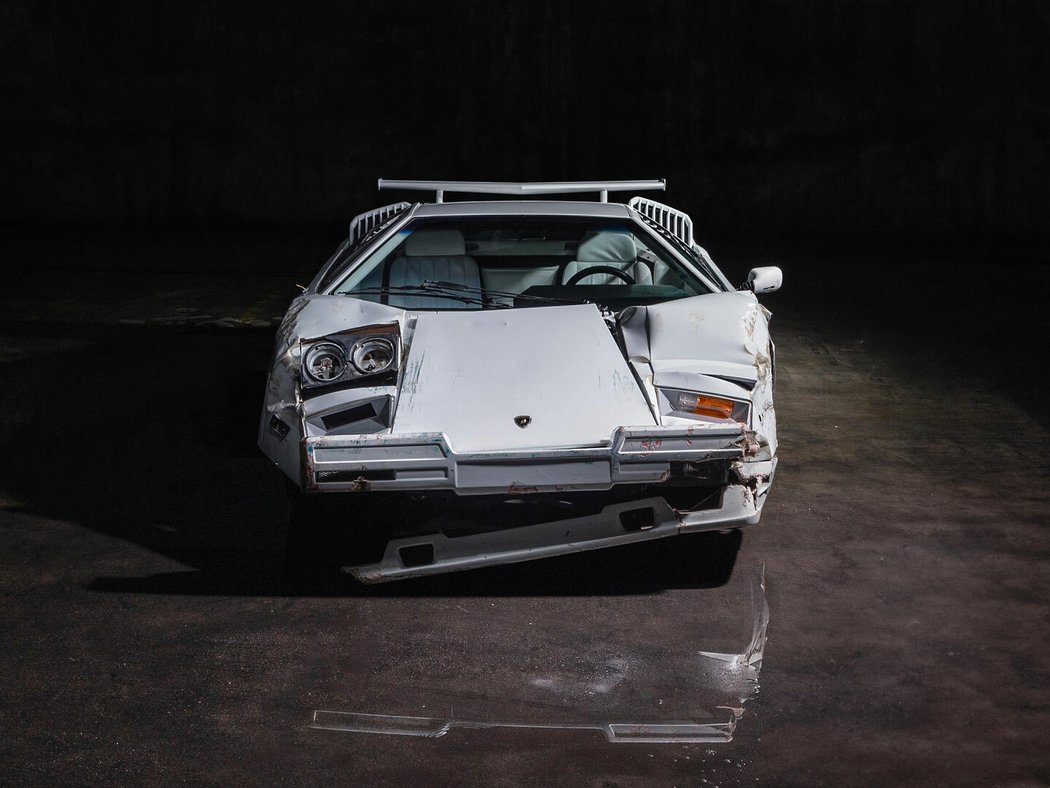 Nabourané Lamborghini Countach (1989)