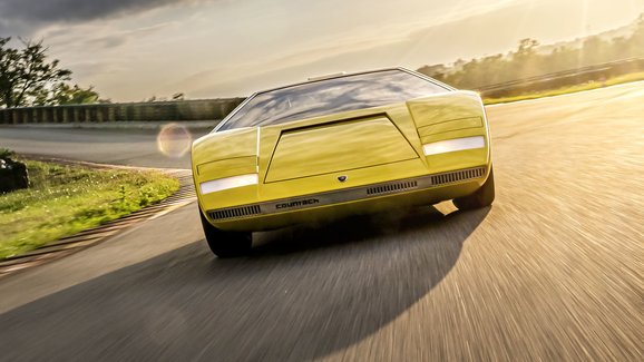Oživený prototyp Lamborghini Countach brzy zamíří k utajovanému majiteli. Taky mu závidíte?