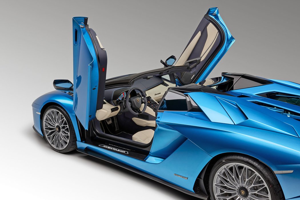 Lamborghini Aventador S Roadster