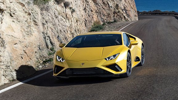 Lamborghini představuje modernizovanou zadokolku Huracán Evo RWD   