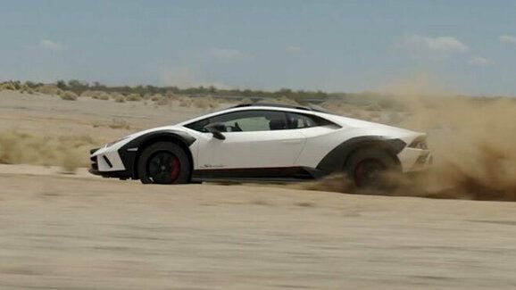 Už víme, jak jezdí Lamborghini Huracán Sterrato! Rozlučka plná prachu a driftování