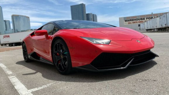 Nejojetější Lamborghini Huracán na prodej? Tohle už řídilo 1900 lidí