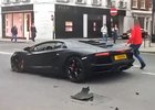 Video: Nabourat Lamborghini Aventador je jako...