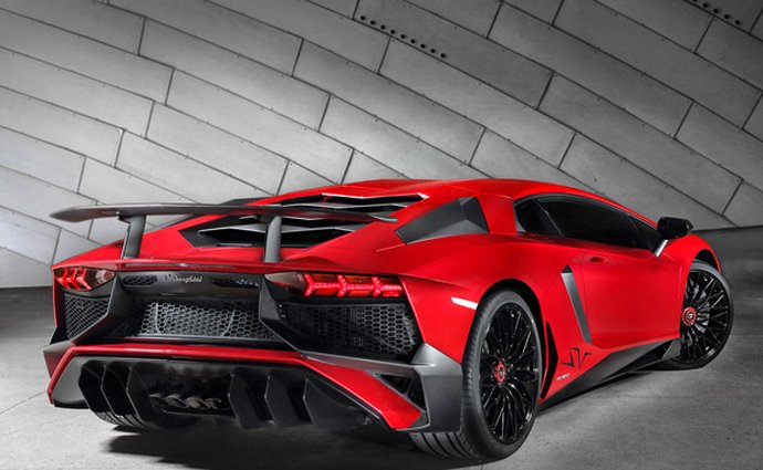 Lamborghini má v Pebble Beach představit model HyperVeloce s 800 koni