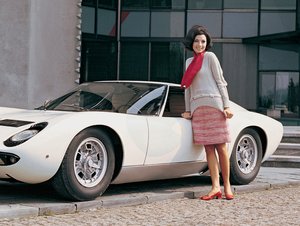 Lamborghini Miura: S motorem napříč za sedadly (1. díl)