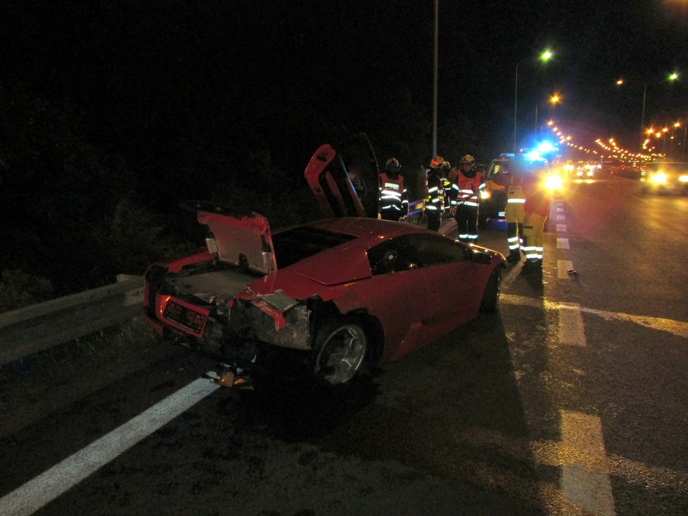 Lamborghini skončilo po nehodě na odpis.