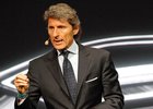 Šéf Lamborghini naznačuje možnost výroby mimo Itálii