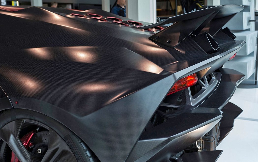 Lamborghini Sesto Elemento