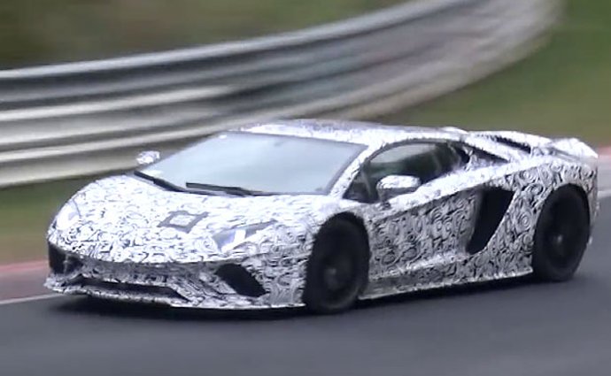 Video: Nové Lamborghini Aventador už pilně testuje na Nürburgringu