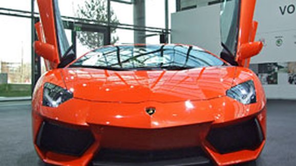 Lamborghini Aventador: První dojmy z Wolfsburgu +zvuk motoru V12