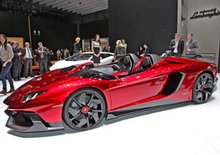 Ženeva živě: Lamborghini Aventador J na vlastní oči (autosalonové video)