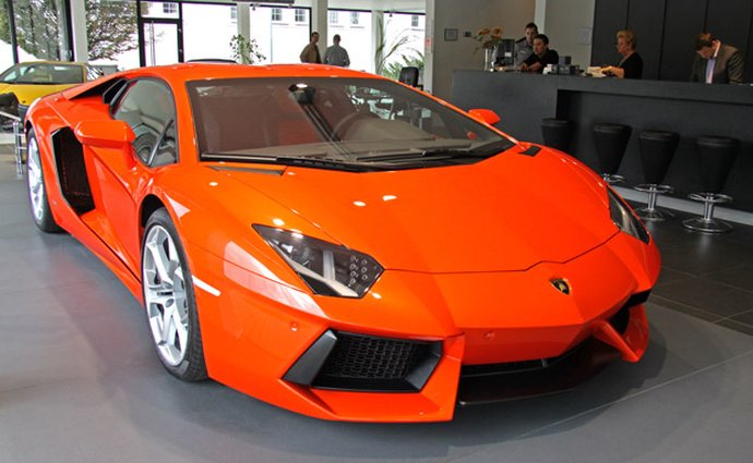 Lamborghini chce co nejdéle zůstat u atmosférických motorů