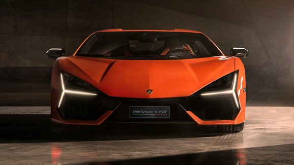 Jaká krize? Hybridní Lamborghini Revuelto je na dva roky vyprodané