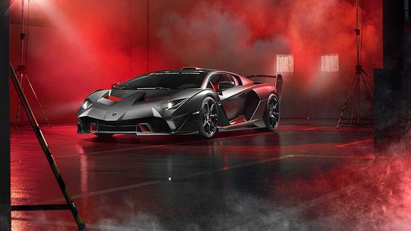 Lamborghini SC18 je jediné na světě. Prohlédněte si ho v pohybu. A pusťte si i zvuk!