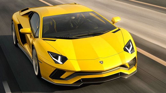 Lamborgini Aventador S je venku! Facelift má vyšší výkon a natáčení zadních kol