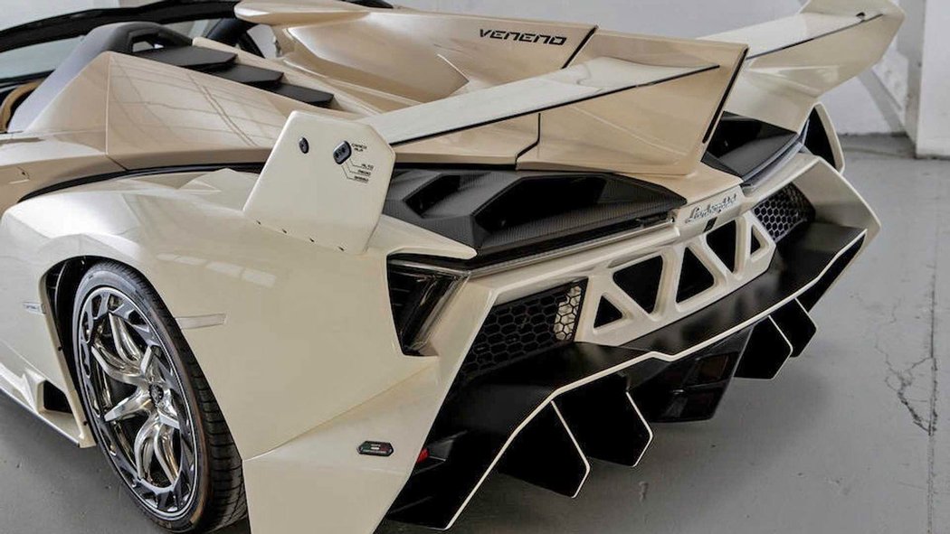 Lamborghini Veneno Roadster