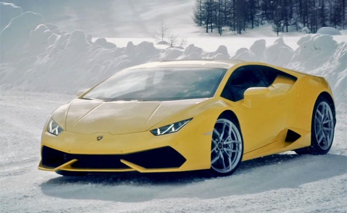 Video: Lamborghini Winter Academia – Zadriftujte si třeba s Huracánem