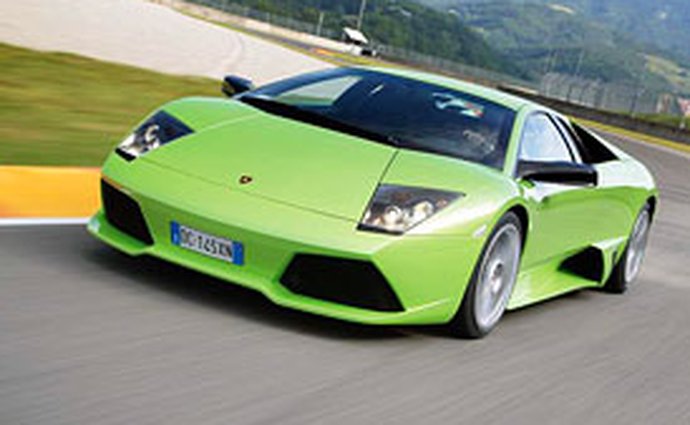 Lamborghini Murciélago LP670-4 SV vs. nejšťastnější veverka na světě