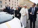 Papež dostal unikátní Lamborghini Huracán