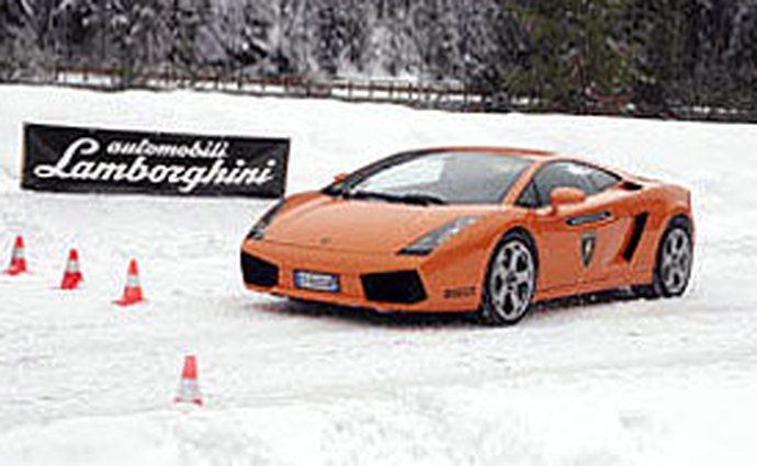 Lamborghini Winter Academy: hrátky s býky na sněhu