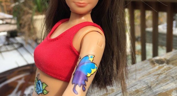 Opravdová barbína: Barbie už nemá vosí pas ale akné