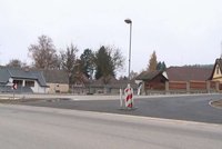 Lampa v silnici baví internet: „Kauza kandelábr“ má překvapivé rozuzlení