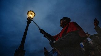 Praha obhajuje LED osvětlení: teplejší světlo znamená vyšší spotřebu i nižší bezpečnost Praha obhajuje LED osvětlení: teplejší světlo znamená vyšší spotřebu i nižší bezpečnost